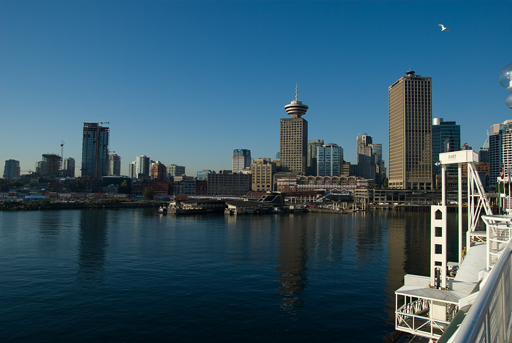 Harbour Center und Umgebung vom Canada Place aus