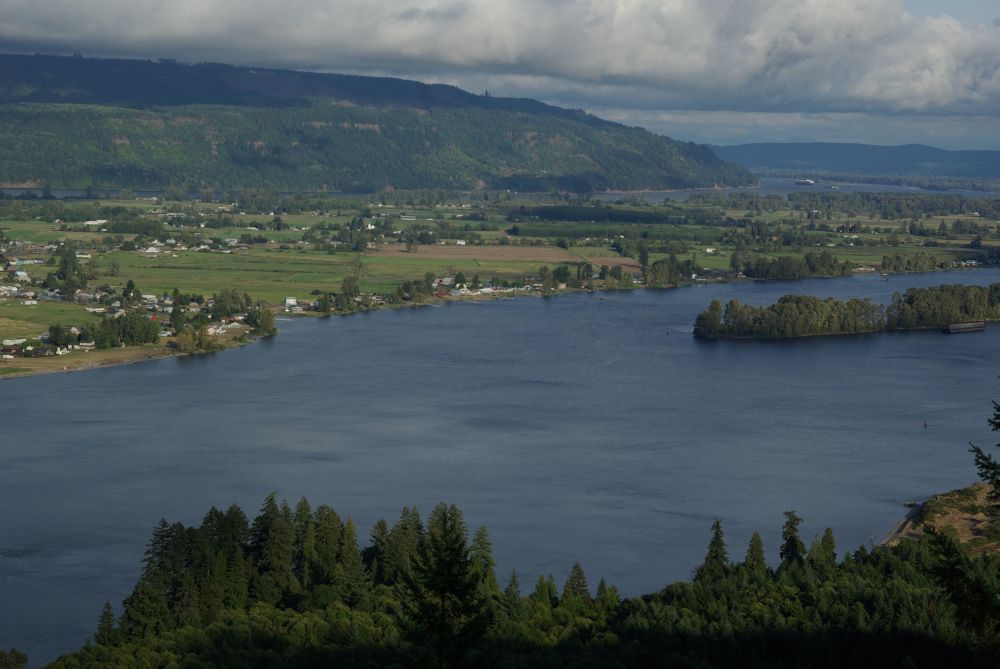 Der Columbia River im Abendlicht