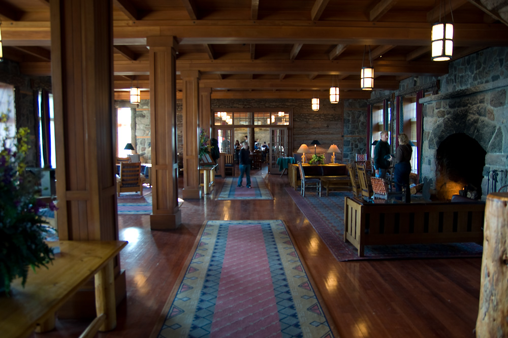 Das Innere der Crater Lake Lodge