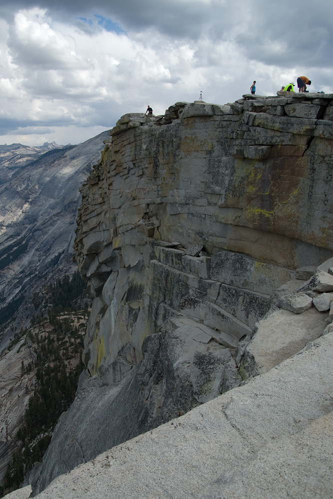 Die Granitschichten des Half Dome-Gipfels